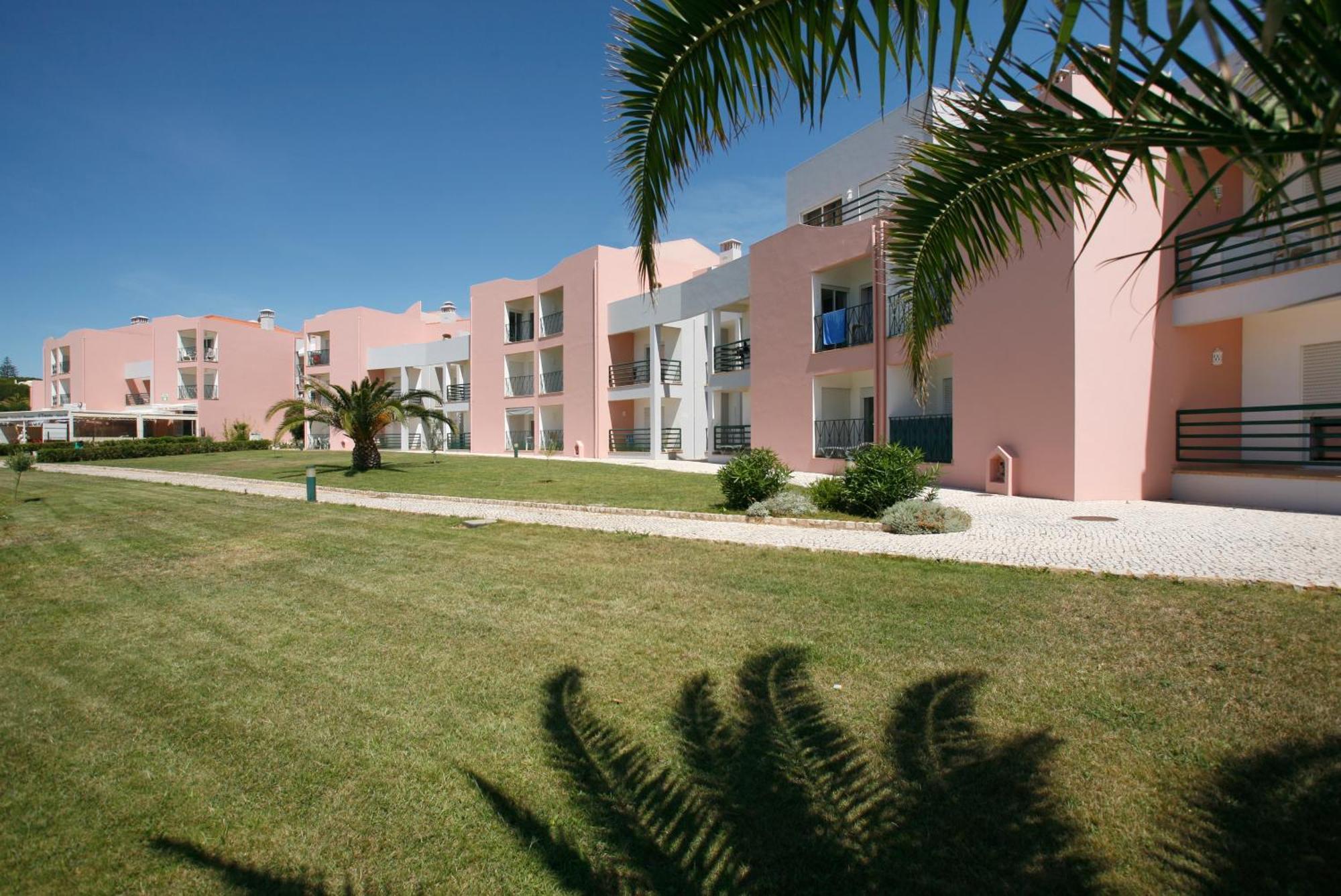 Apartamentos Coral Do Vau Portimao Exterior photo