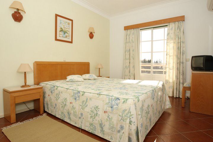 Apartamentos Coral Do Vau Portimao Exterior photo