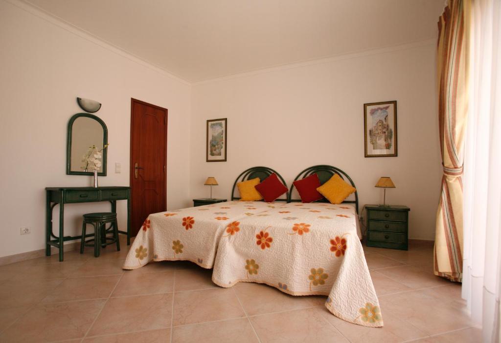 Apartamentos Coral Do Vau Portimao Exterior photo